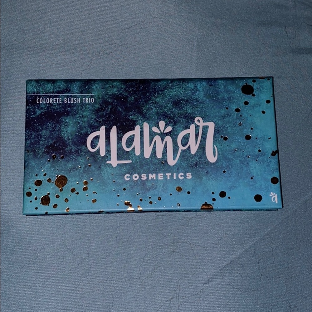 Brand new never used Alamar cosmetics blush trio
